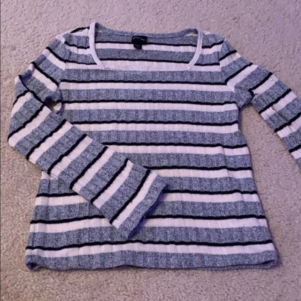 long sleeve tee from the brand art class
